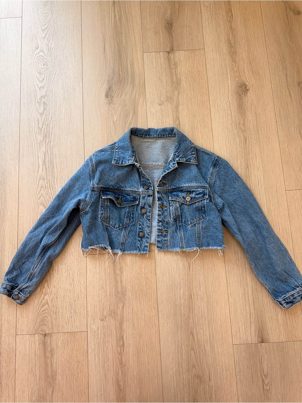 Cropped Raw-Hem Denim Jacket - Blue j.galt women’s